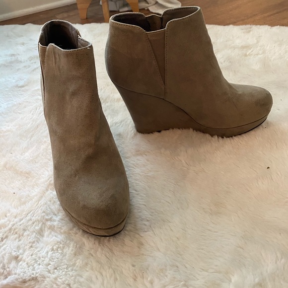 Suede booties - Picture 2 of 3